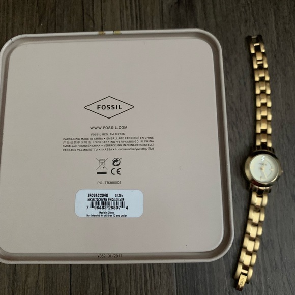 SOLD - Fossil Gold-Tone Women's Watch - Picture 9 of 10